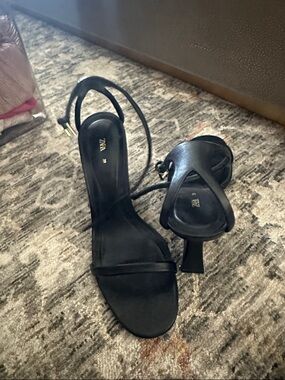 Zara Black Strappy Wedge Sandals